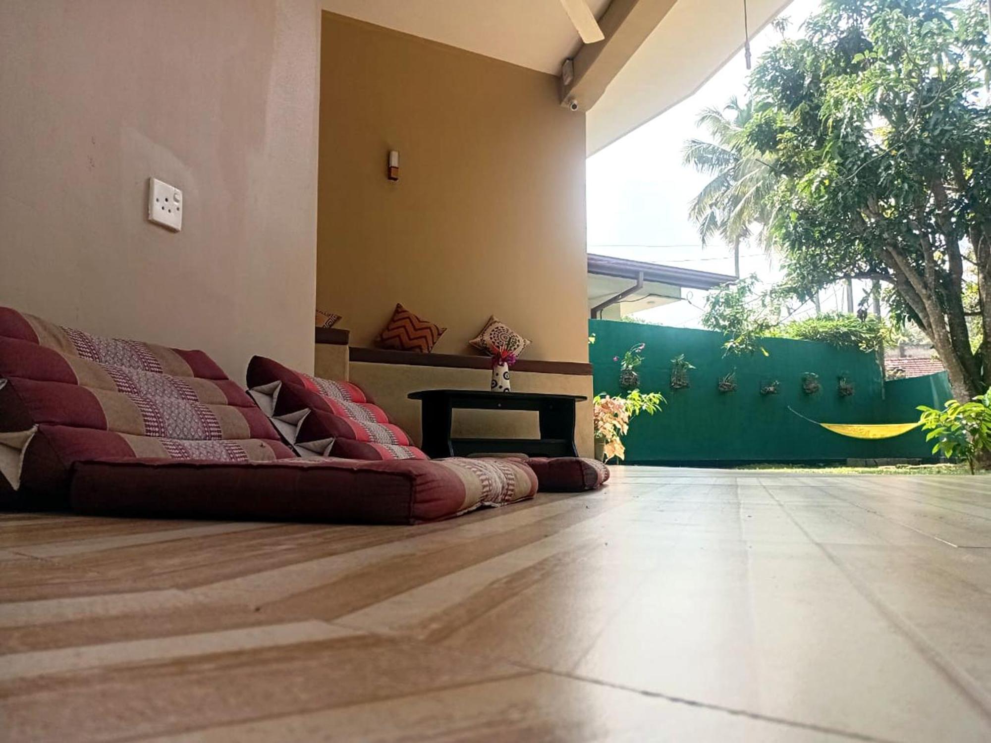 Guesthouse Dilush เบอร์อูวาลา ภายนอก รูปภาพ